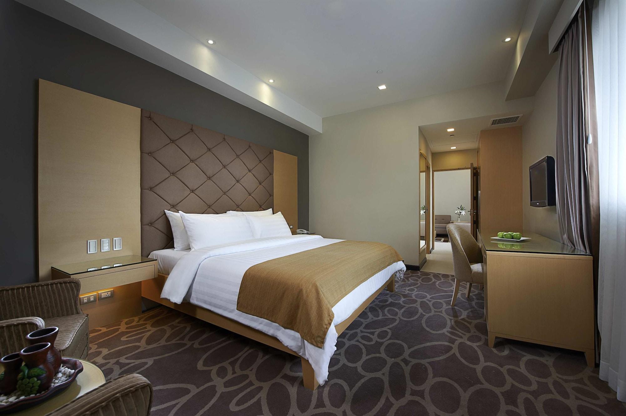 Berjaya Makati Hotel Makati City Zewnętrze zdjęcie