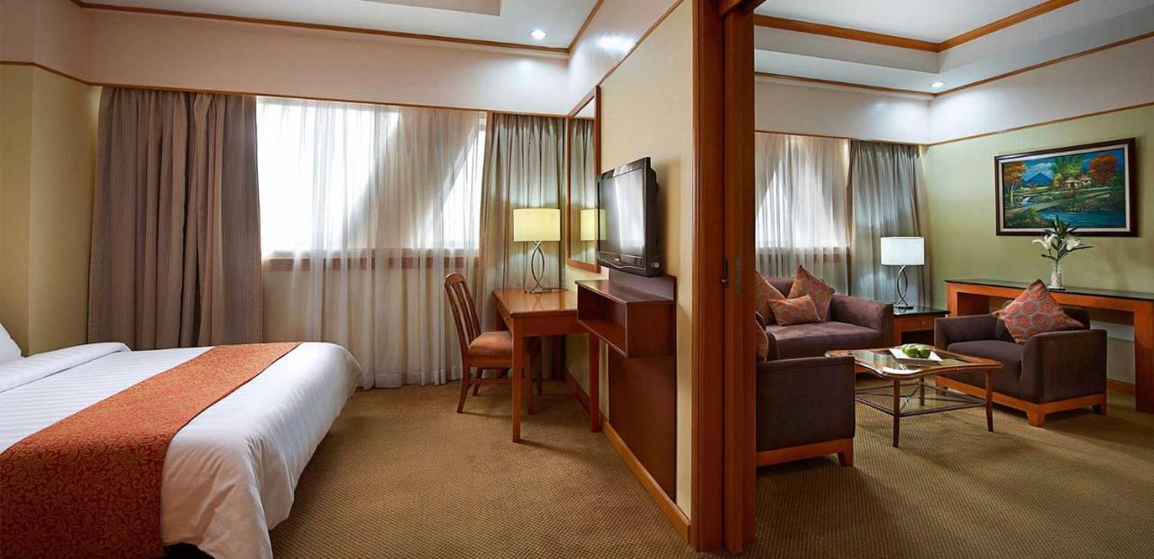Berjaya Makati Hotel Makati City Zewnętrze zdjęcie