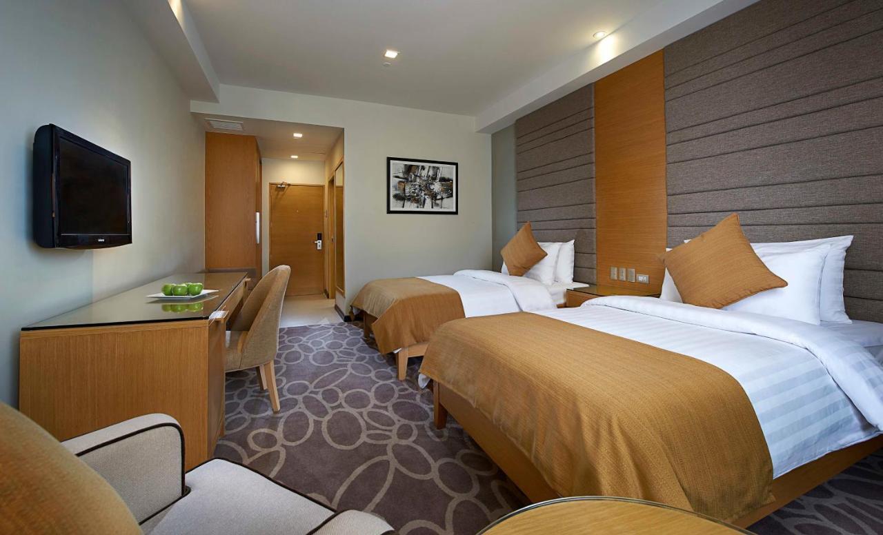 Berjaya Makati Hotel Makati City Zewnętrze zdjęcie