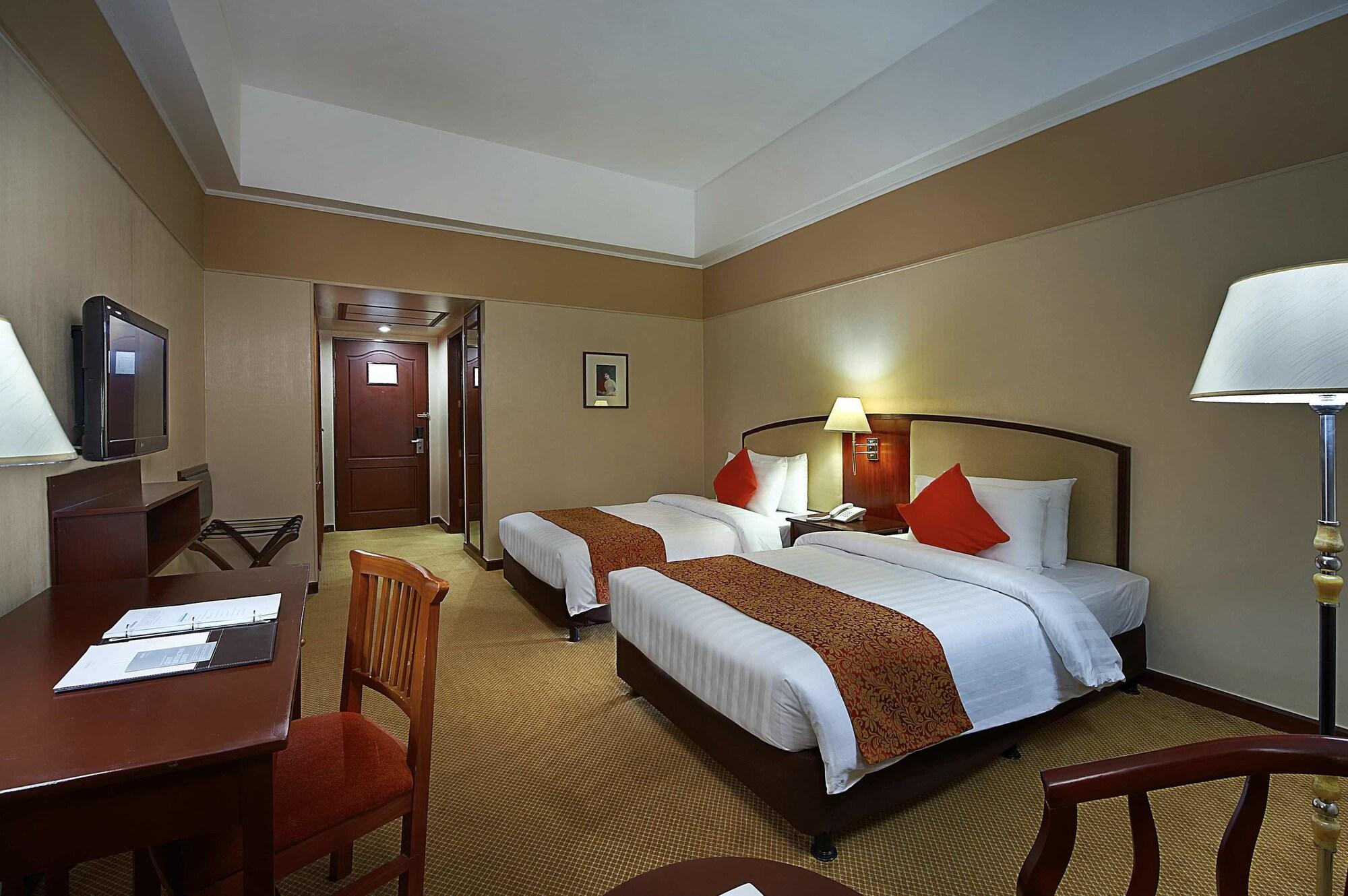 Berjaya Makati Hotel Makati City Zewnętrze zdjęcie