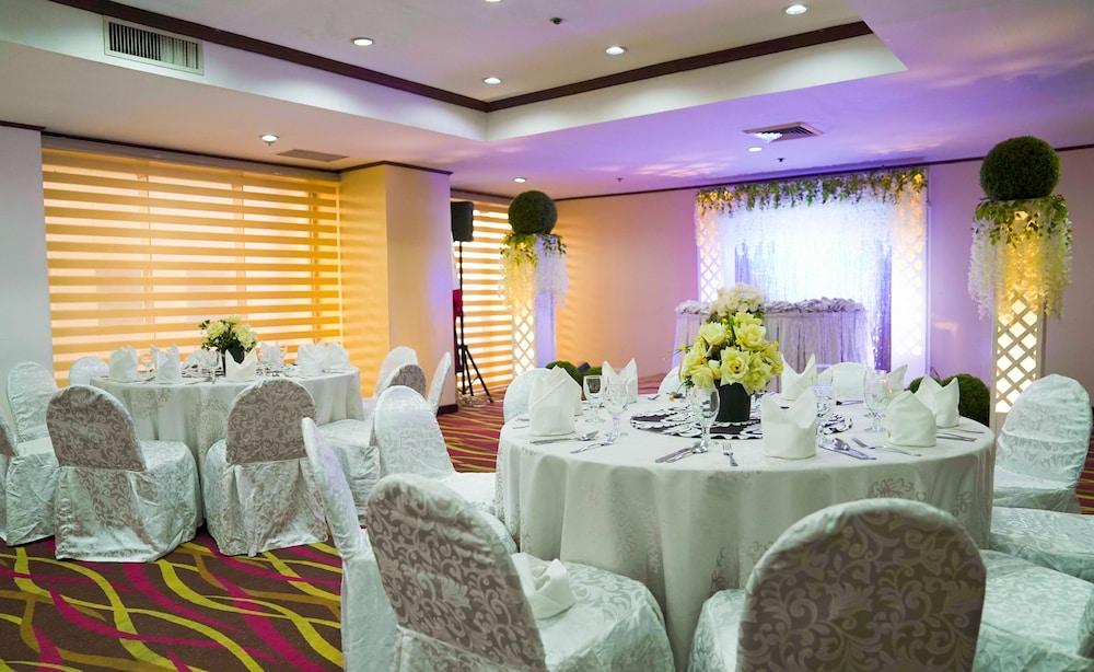 Berjaya Makati Hotel Makati City Zewnętrze zdjęcie